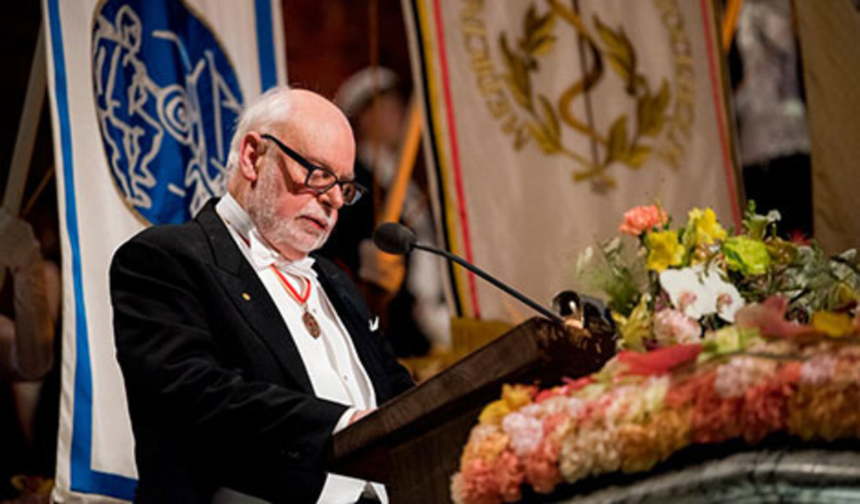 Sir J. Fraser Stoddart delivering his banquet speech at the Nobel Banquet