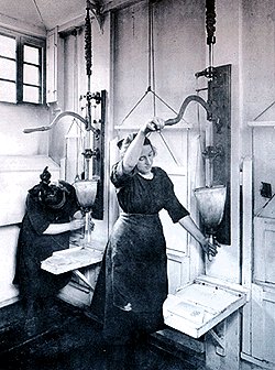 dynamite cartridging