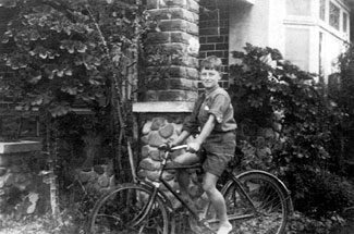 Alan with bicycle
